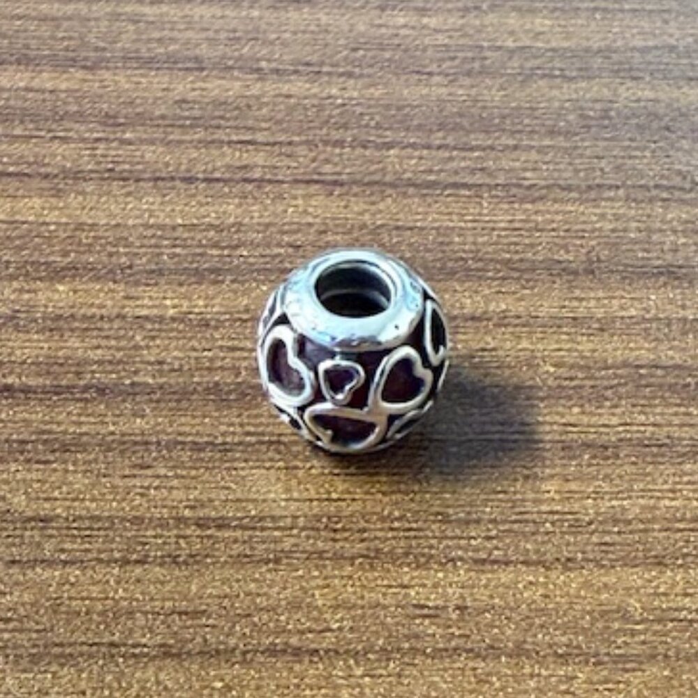 Pandora Hearts All Over Charm